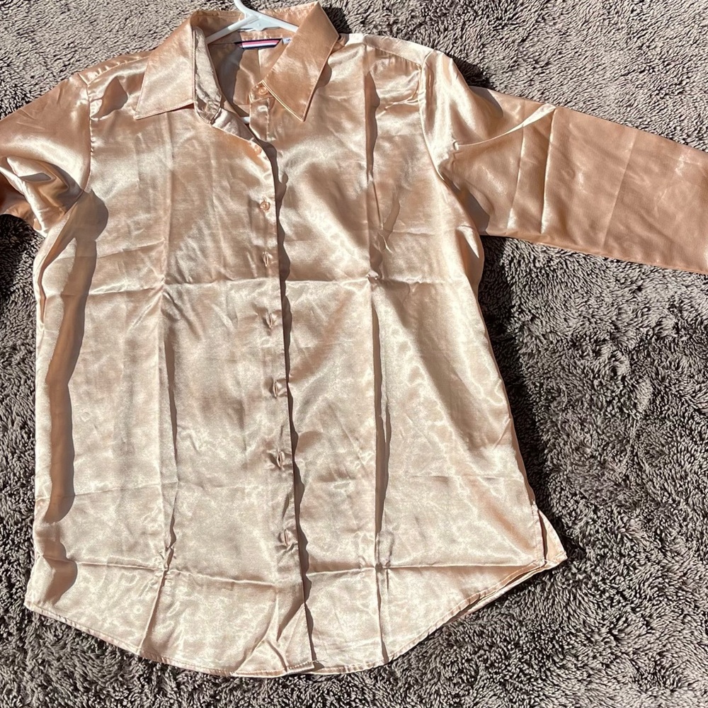 M-peach-silky blouse-NWOT-